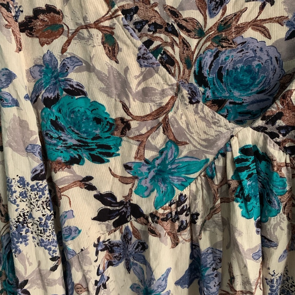 Easel long sleeve